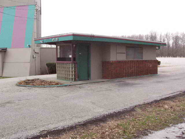 Starlite Drive-In Theatre - 2006 Photo (newer photo)